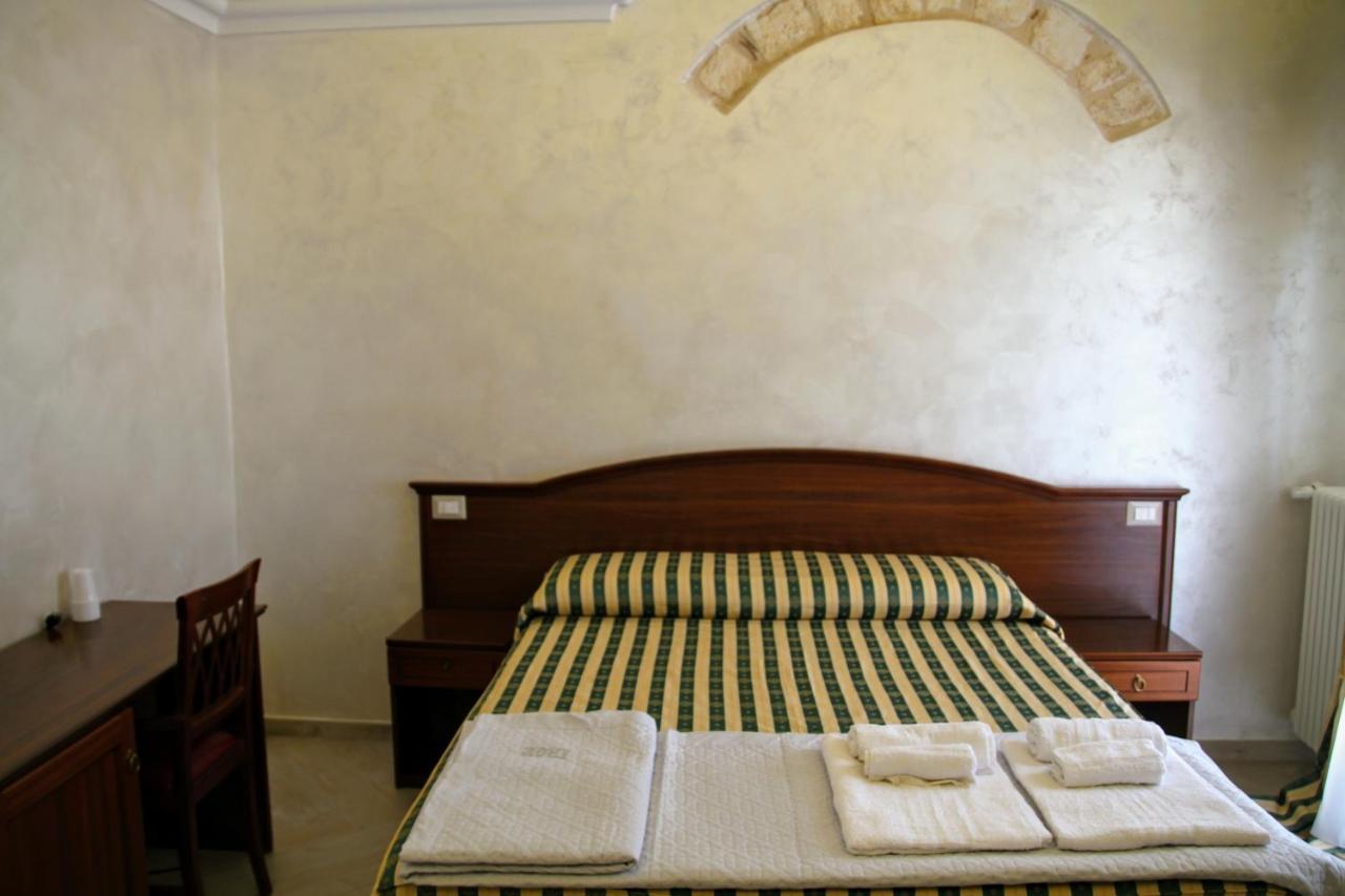 Rooms Dimora Arco - Affitti Brevi Italia Monte SantʼAngelo Eksteriør bilde