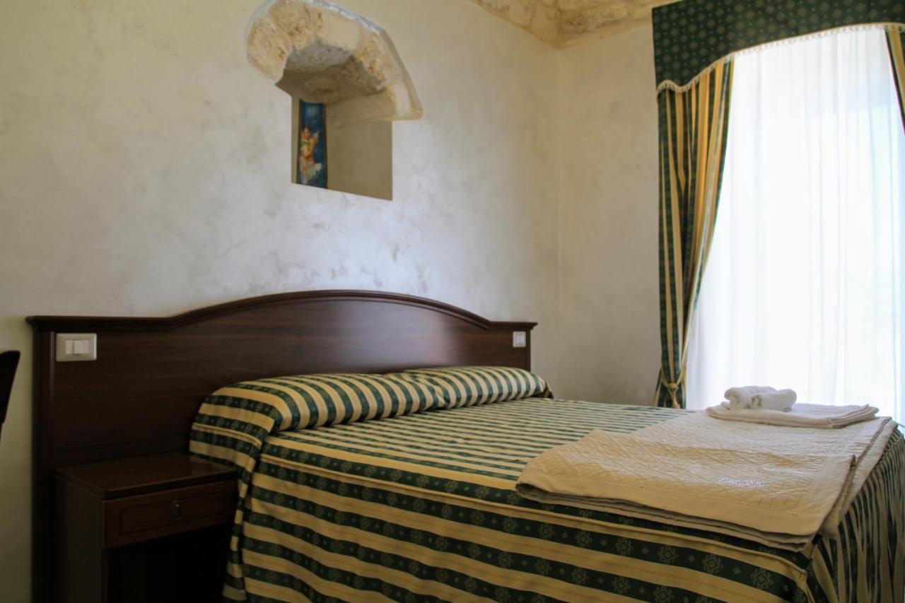 Rooms Dimora Arco - Affitti Brevi Italia Monte SantʼAngelo Eksteriør bilde